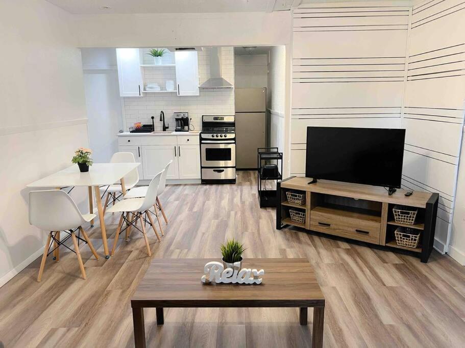 Sparkling Guest Home 2 Bedroom-15 Minutes To Clearwater Beach Екстер'єр фото